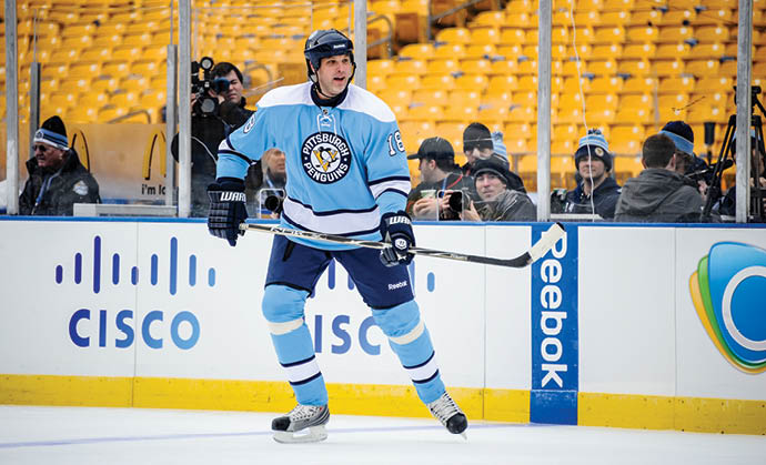 December 31, 2010 - Pittsburgh Penguins Alumni vs Washington Capitals Alumni at Heinz Field 