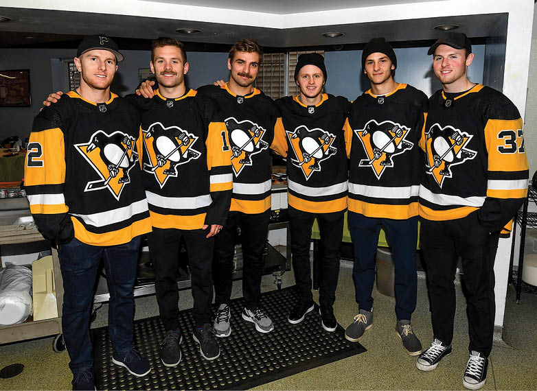November 26, 2019 - Pittsburgh Penguins players visit the Rainbow Kitchen 